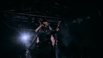María José Llergo, al suo concerto a Jerez de la Frontera, al Festival Tío Pepe. Fornito dagli organizzatori.