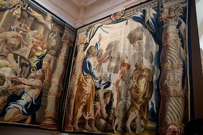 ‘Rubens’ en los tapices de la iglesia de Oncala. La iglesia de San Millán, en Oncala, construida en el siglo XVIII y declarada Bien de Interés Cultural en 1983, guarda una colección de 10 tapices flamencos del siglo XVII, ocho de ellos tejidos sobre cartones pintados por Rubens (y expuestos en el Museo del Prado). El origen de esta serie de tapices confeccionados por Frans Van den Hecke entre 1630 y 1665 es el encargo que la infanta doña Isabel Clara Eugenia, hija de Felipe II y gobernadora de los Países Bajos, hizo al pintor flamenco para el convento de las Descalzas Reales de Madrid. Los otros dos son anónimos, y de temática profana. Del 1 de julio al 31 de agosto, el museo está abierto al público de 11.00 a 13.30 y de 17.00 a 19.00. El resto del año hay que concertar la visita con el ayuntamiento, llamando al 975 38 11 49.