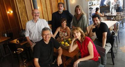 Durante algo más de dos horas contaron su experiencia con la literatura narrativa, la situación de la ficción española y eligieron una serie entre las que se emiten actualmente.