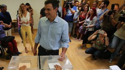 Pedro S&aacute;nchez vota el pasado 26 de junio