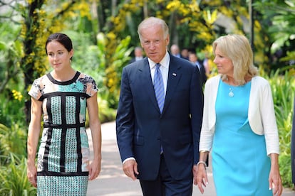 El presidente Joe Biden, su hija Ashley Biden y su esposa Jill Biden