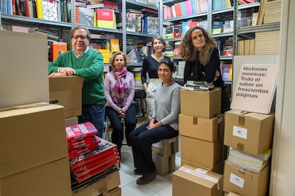 El equipo de Turner en Madrid: Ricardo Cayuela, director editorial, la directora de comunicación Lola Martín, y las editoras Laura Estévez, Fernanda Febres-Cordero y Mariana Gasset (segunda, cuarta y quinta por la izquierda).