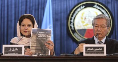 Danielle Bell (izquierda) y Tadamichi Yamamoto, durante la presentación del informe de Naciones Unidas sobre Afghanistán.