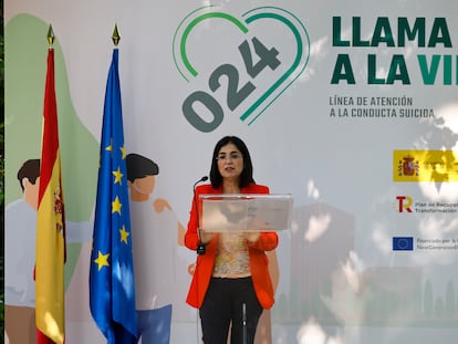 La ministra de Sanidad, Carolina Darias, este lunes en Madrid durante la presentación por parte del Ministerio de Sanidad de la línea 024 de atención a la conducta suicida.