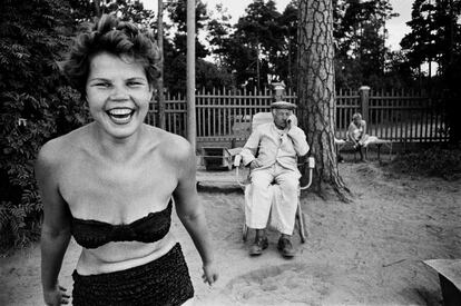 'Bikini', foto de William Klein realizada en Moscú en 1959.