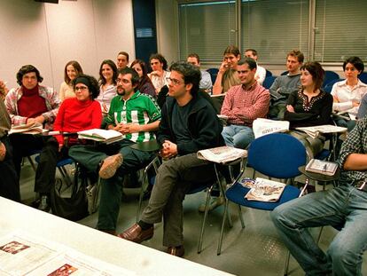 Bastenier durante uma aula na escola de jornalismo do EL PAÍS, em 2003.