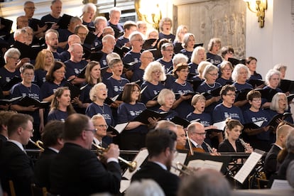 El Coro Bach de Berna, durante su actuación en la Nikolaikirche, el lunes por la tarde.