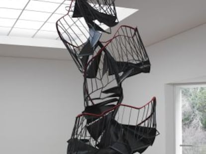 Escalera, de Monika Sosnowska, escultura de 2010.