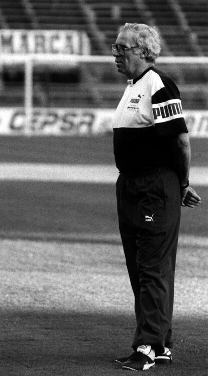 Volvió a entrenar el Atlético de Madrid entre los años 91 y 93 en los que gana una Copa del Rey.