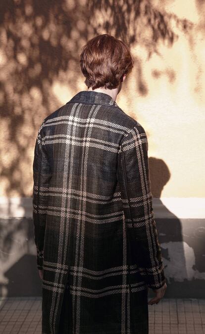 El ocre, en sus distintas variaciones, es el color oficial de la Ciudad Eterna desde el siglo XVI. Abrigo louis Vuitton.