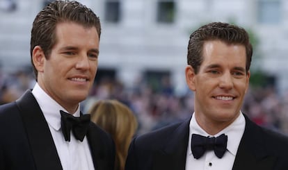 Los hermanos Tyler y Cameron Winklevoss, en un evento en 2016.