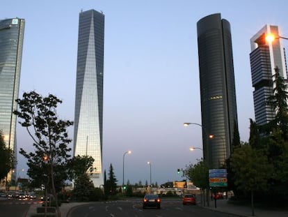 Las Cuatro Torres de Madrid. A la izquierda, Torre Espacio
