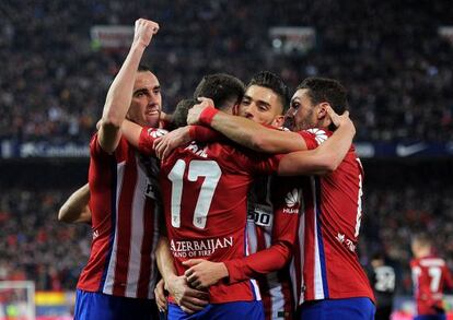 Los jugadores celebran uno de sus goles