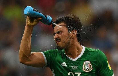 Alanís, durante un partido con el equipo de México. 