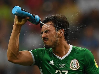 Alanís, durante un partido con el equipo de México. 