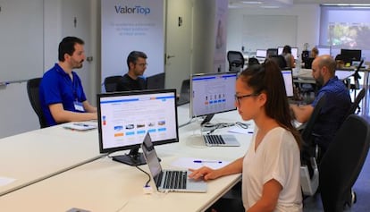 El equipo de ValorTop en la oficina del Proyecto Lanzadera