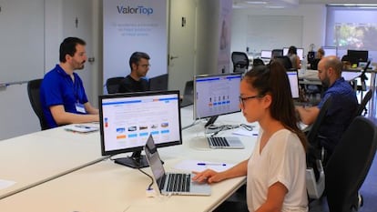 El equipo de ValorTop en la oficina del Proyecto Lanzadera