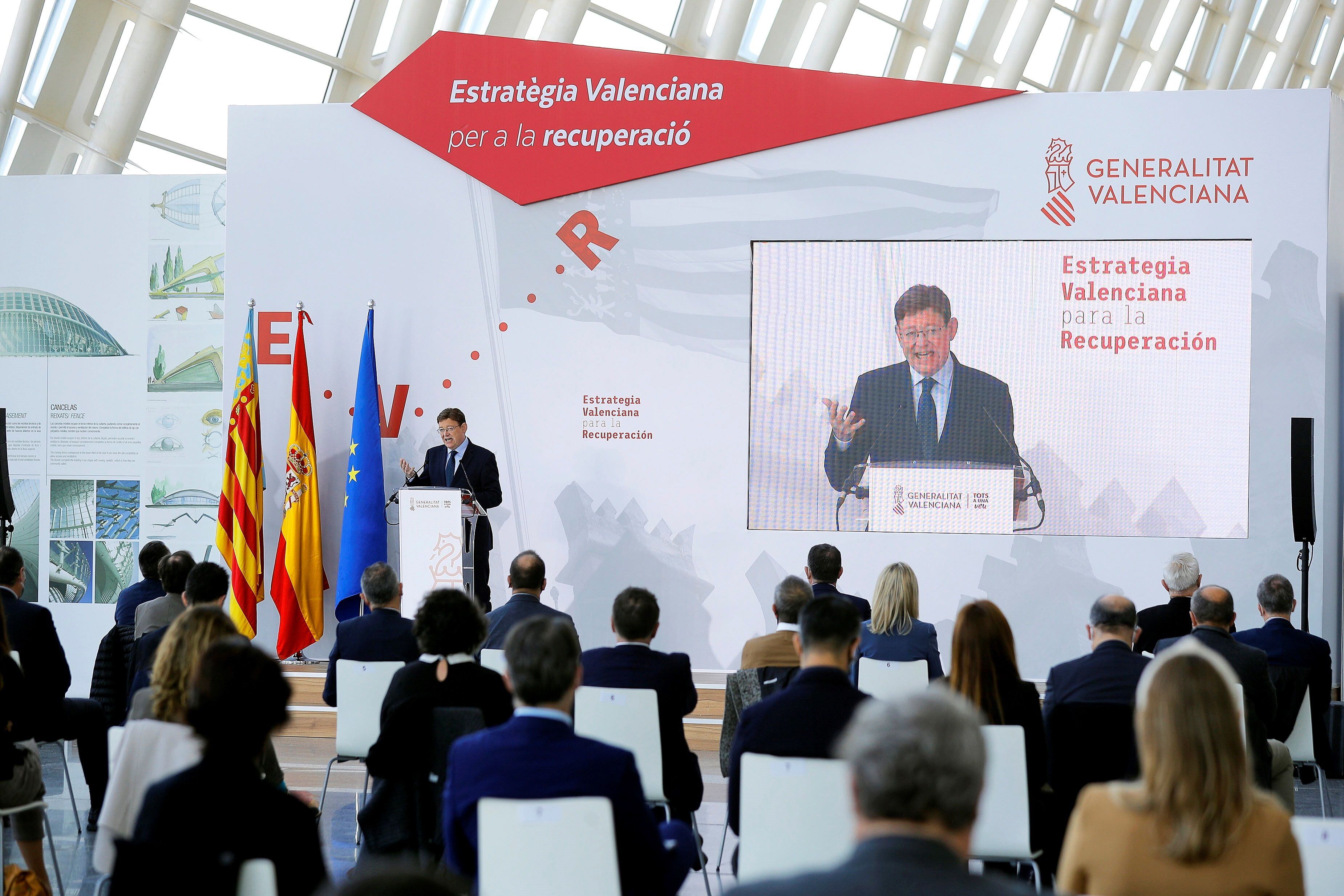 GRAFCVA9949. VALENCIA, 24/11/2020.- El president de la Generalitat, Ximo Puig, ha presentado, esta martes en el Museo de las Ciencias, la Estrategia Valenciana para la Recuperación. EFE/Manuel Bruque