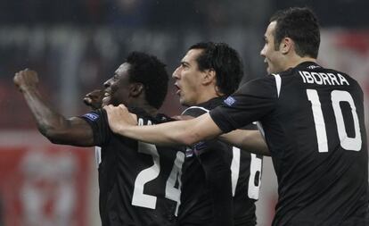 Martins, Ríos e Iborra celebran el gol del primero.