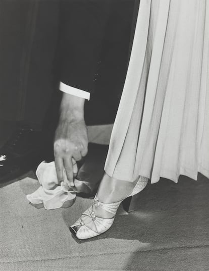 Fotografía de moda; (c. 1935). Man Ray
