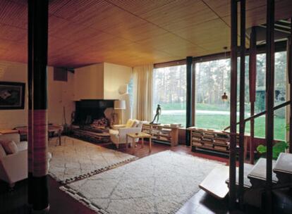 Interior de Villa Mairea, cerca de Noormarkku, una de las casas más célebres e influyentes del siglo XX, que se construyó en 1939 según un proyecto de Alvar Aalto.