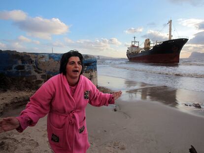 El temporal vuelve a llevar el miedo a la bahía de Algeciras