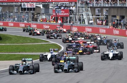 Los bólidos en una de las primeras vueltas del Gran Premio de Canadá.