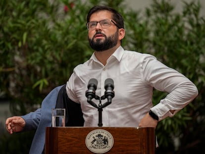 El presidente chileno, Gabriel Boric, este lunes durante una conferencia de prensa en Santiago.