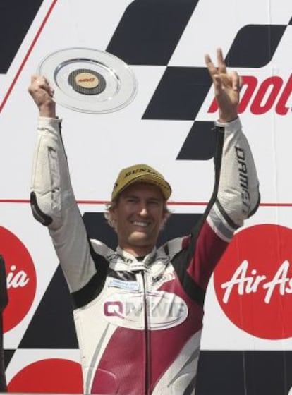 Anthony West celebra su segundo puesto en el GP de Australia.