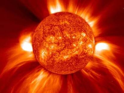 Eyección de la corona solar observada por el satélite 'Soho' en 2002.