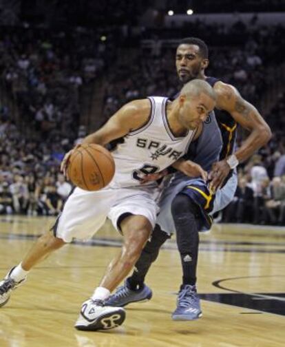 Tony Parker y Mike Conley.