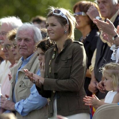 Jorge Zorreguieta (con chaleco) y su hija Máxima, en 2005.