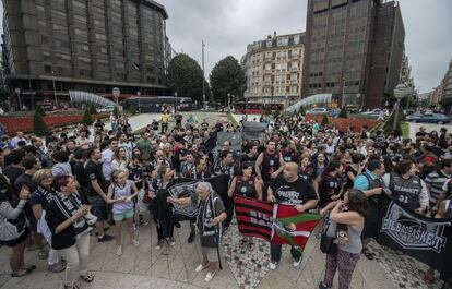 Manifestación en Bilbao contra la exclusión del equipo de la Liga Endesa.