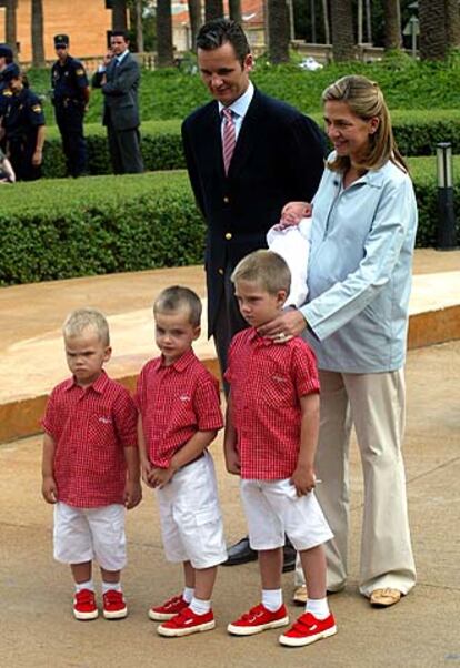 A los cuatro hijos de la infanta Cristina e Iñaki Urdangarín les corresponde el tratamiento de Excelentísimo Señor y la consideración de Grande de España. Al igual que sus primos, y según un decreto aprobado en 1987, no serán infantes de la Casa de Borbón, una dinastía que se inició en España en el año 1700 con la llegada al trono de Felipe V.