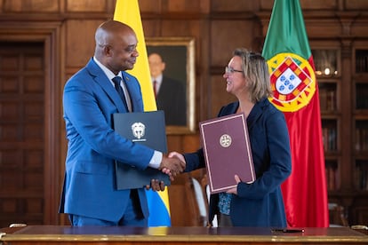 Firma del memorando entre Colombia y Portugal en Bogotá (Colombia), el 2 de octubre de 2024.