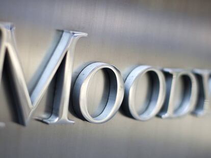 Moody’s se suma a Fitch y S&P y mejora el rating de España