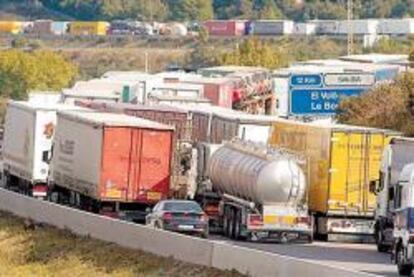 La UE busca las razones de tantos accidentes de camión