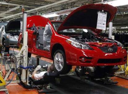 Trabajadores norteamericanos en una planta de producción de la japonesa Toyota.