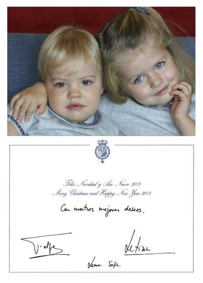 Felicitación navideña de los Prínicipes de Asturias, con una foto de sus hijas, las infantas Sofía y Leonor.