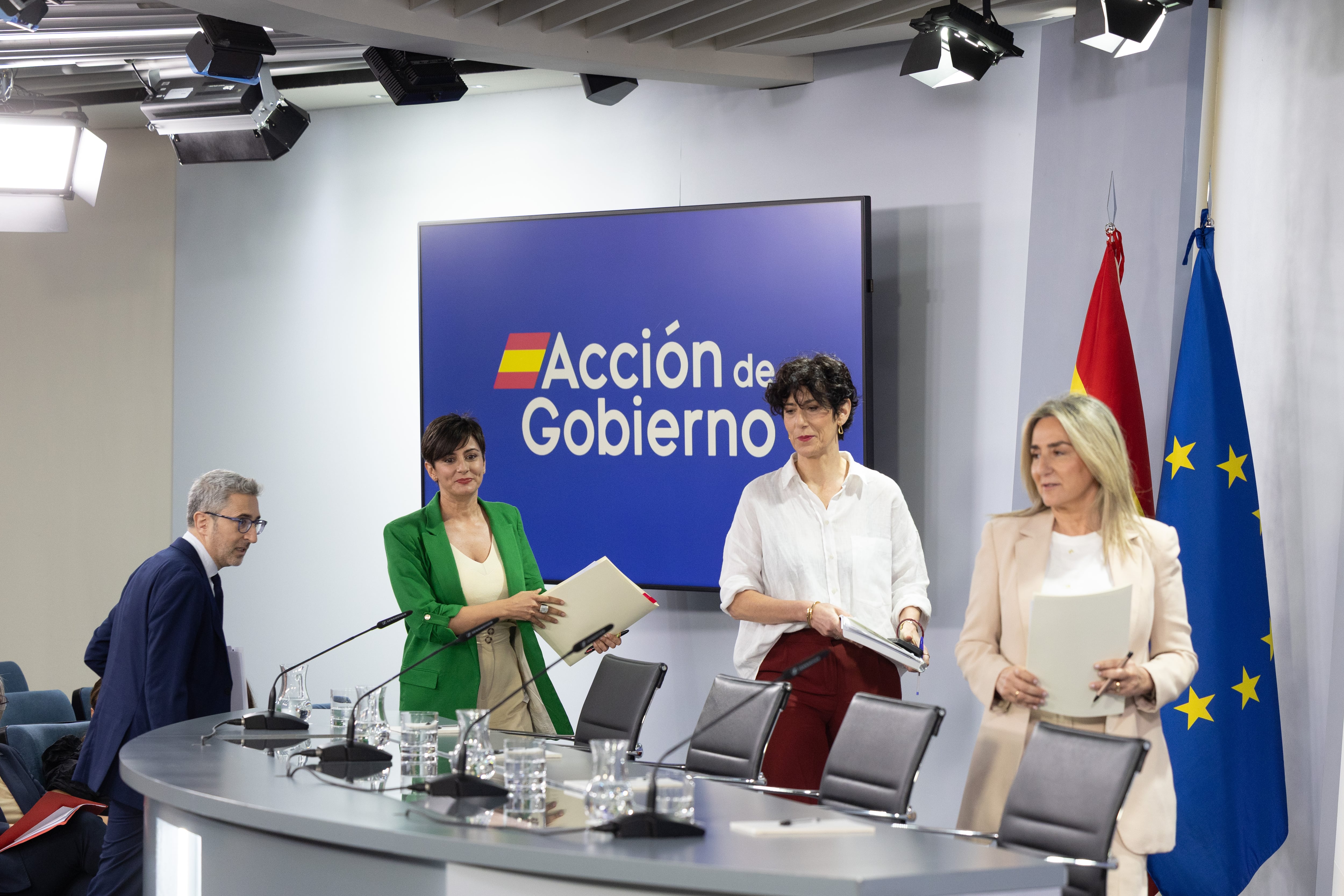 El Gobierno ve imposible la moción  de censura por el rechazo en Cataluña y Euskadi al PP y Vox