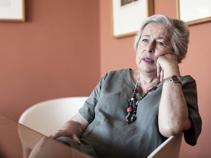 Adriana Valdés, directora de la Academia Chilena de la Lengua, durante la entrevista.