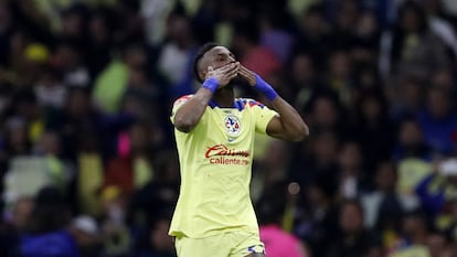 Julián Quiñones, futbolista del América, celebra el gol que marcó en la prórroga de la final de la Liga MX.