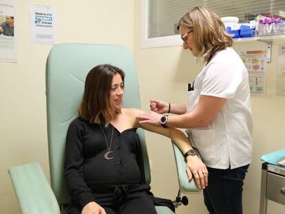 Campaña de vacunación de la gripe, el año pasado, en el Hospital Vall d'Hebron.