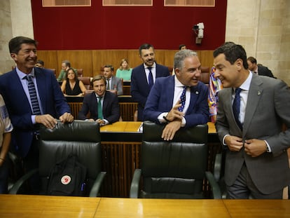 Juan Marín (izquierda.), junto a Elías Bendodo y Juan Manuel Moreno, el pasado julio.