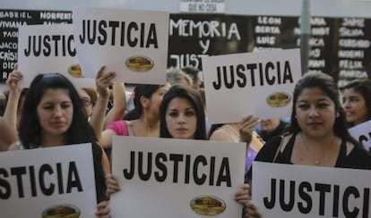 Grupo exige justiça no caso Nisman.