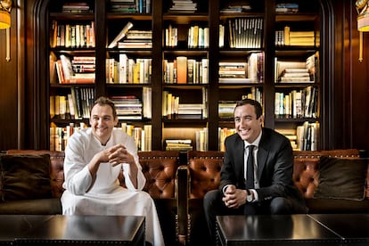 Eleven Madison Park (Nueva York, EE UU). El chef suizo Daniel Humm y su socio Will Guidara cerraron en junio las puertas de su local para ofrecer una nueva versión, mejorada y renovada, en septiembre. Humm es un estudioso de la cocina neoyorquina, suma 3* (estrellas) Michelin y el pato asado es el rey de su carta.