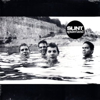 <p>Veitisiete años después del lanzamiento de <em>Spiderland</em> —el 27 de marzo de 1991— Slint llenaba un escenario de Primavera Sound con sus canciones. "Tengo amigos de la facultad que aún me dan las gracias por haberles descubierto Slint y ese disco (hay que recordar que no existían ni YouTube ni Spotify). De hecho, el acceso a cierta música y ciertas bandas era muy reducido", cuenta Rafa Martínez cabeza junto a Albert Folch de Folch Studio, estudio de consultoría estratégica y dirección creativa de Barcelona, que se ha hecho un nombre por sus proyectos vinculados al diseño (Mobles 114, Marset), la moda o el mundo editorial, pero también a la música: fueron los responsables de la dirección artística de <em>Los Ángeles</em>, el álbum de Rosalía junto a Refree.</p> "Me transporta a una de las obras maestras del post-rock. Me inspira muchísimo al ser una <em>cover</em> sencilla y honesta de unos chicos de Chicago que marcaron a unos pocos de forma muy intensa, de por vida. Sin poses ni artificios. Pura inocencia. Una foto en blanco y negro —tomada por el también cantante <a href="http://royalstablemusic.com/" rel="nofollow" target="_blank">Will Oldham</a>, más conocido como Bonnie "Prince" Billy— que contiene algo inquietante. Todo en ese disco me parece genial. Una obra maestra. Tengo amigos . Puro culto".</p>