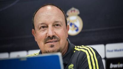 Ben&iacute;tez, durante la rueda de prensa