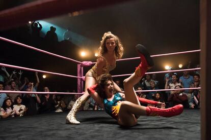 Una escena de la serie 'Glow'.