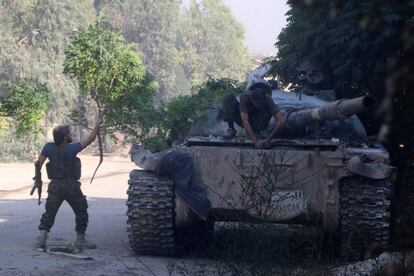 un tanque del Ejército Libre de Siria en Ramouseh, el 2 de agosto.